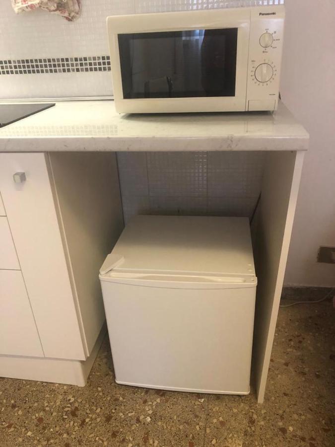 Priscilla's Apartment Rom